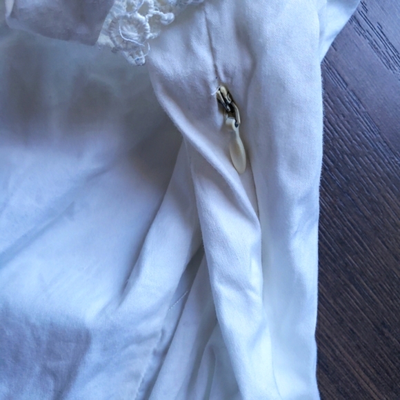 Zara White Blouse With Eyelet Short Sleeves V-neck - Picture 3 of 6